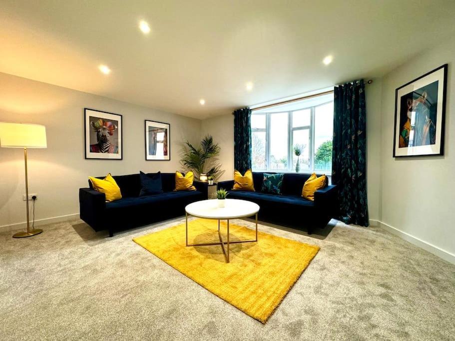 Massive 3 Bedroom - Ground Floor - Near The Beach! Bournemouth Bagian luar foto